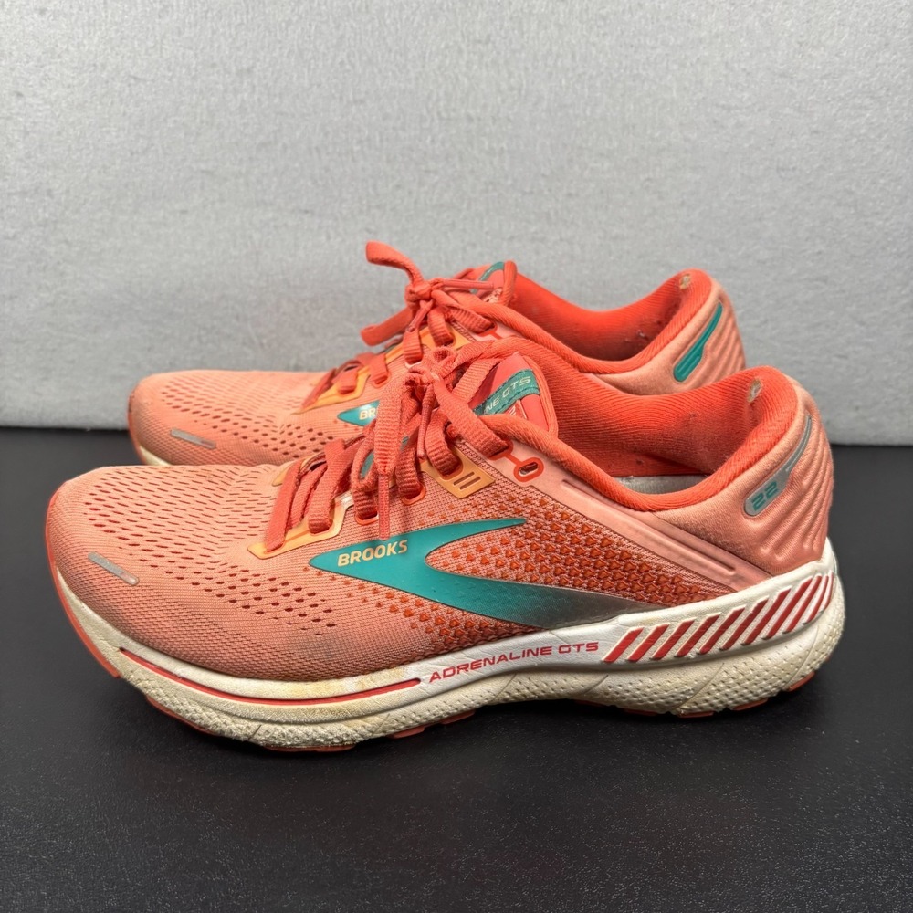 Brooks Adrenaline GTS 22 Women's Size 7.5B Running Shoes Orange Athletic Sneaker